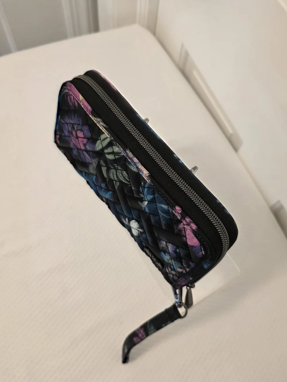 EUC Lug Handspring Quilted BLOOM BLACK Pattern Wristlet - Wallet Zip Close RFID